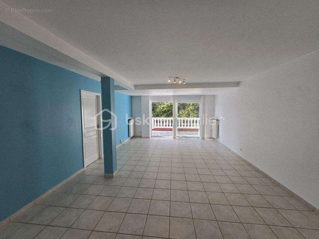  Bel appartement de 90 m² – Séjour +30 m² – Balcon 18 m² – Garage 2 voitures – Sarreguemines - photo 3