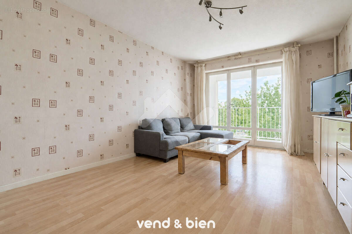 Appartement T4 de 75 m2 avec loggia et cave - photo 2