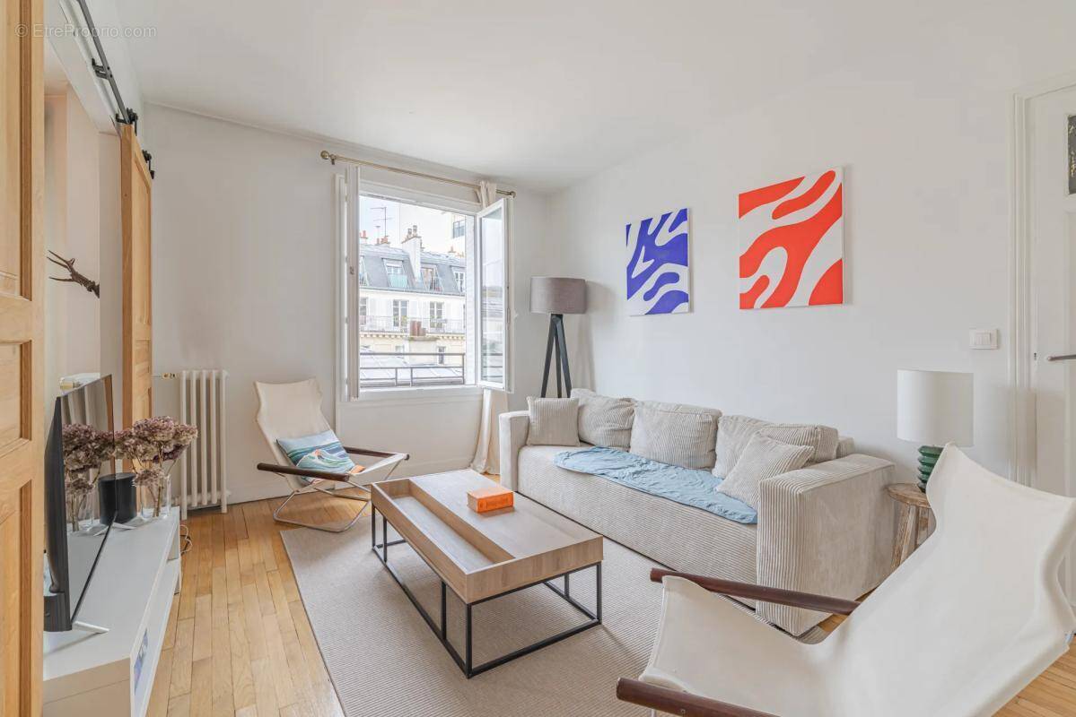 Appartement à PARIS-17E