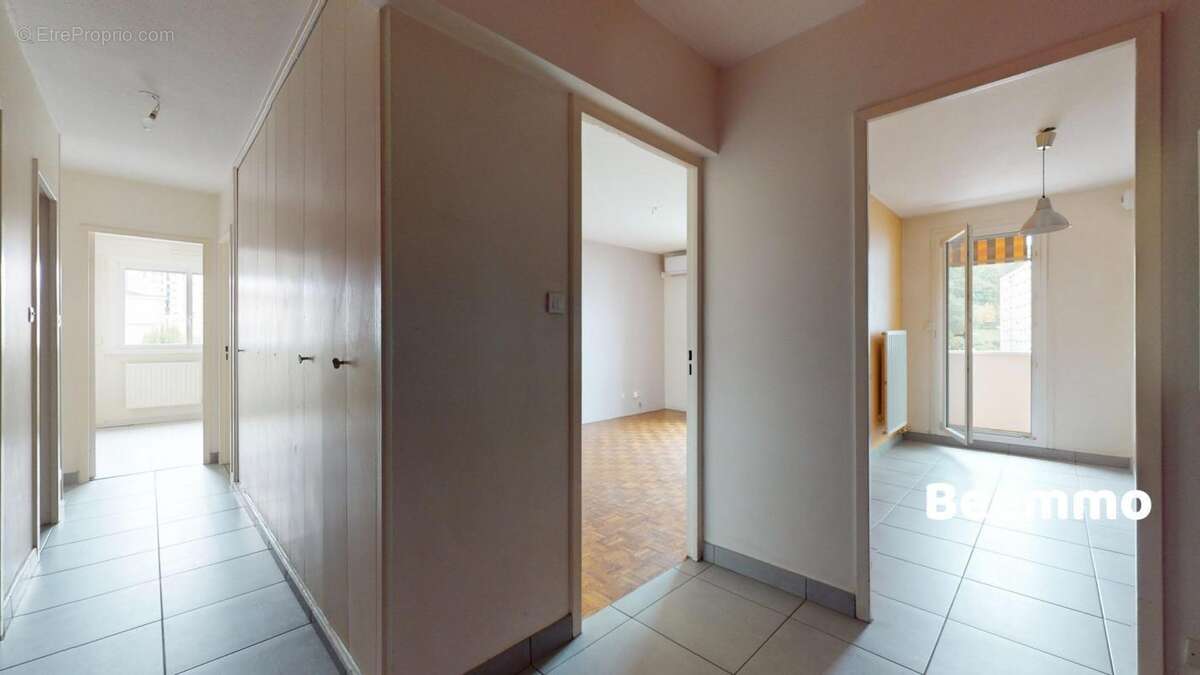 Appartement à TASSIN-LA-DEMI-LUNE