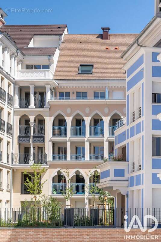 Photo 2 - Appartement à LE PLESSIS-ROBINSON