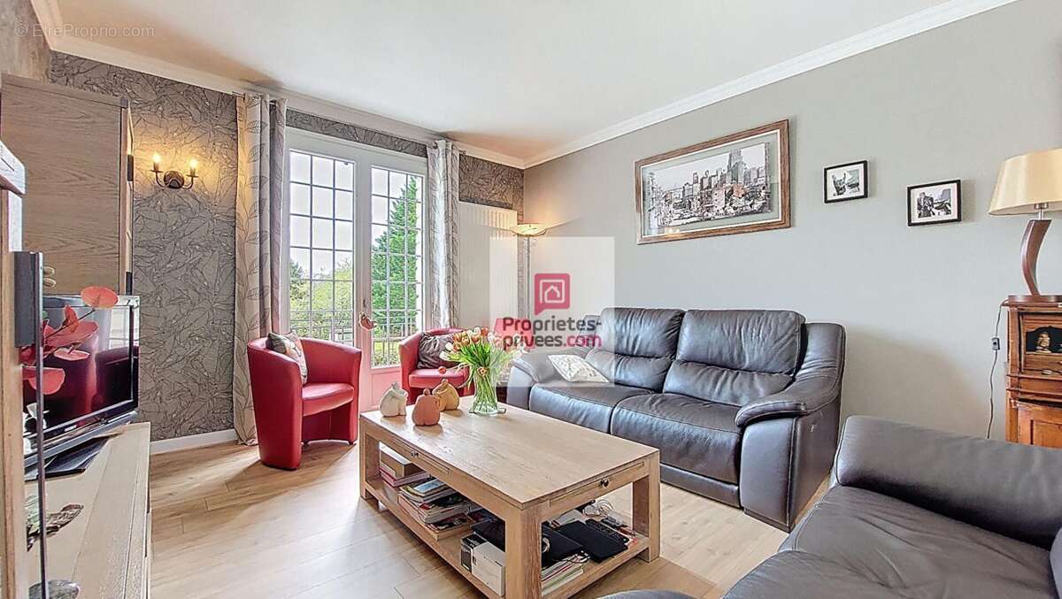 Maison à ROUFFIGNAC-SAINT-CERNIN-DE-REILHAC