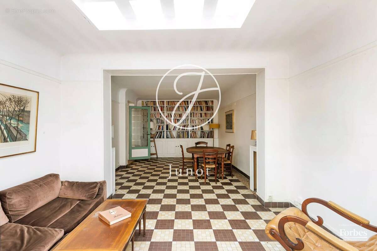 Maison à PARIS-18E