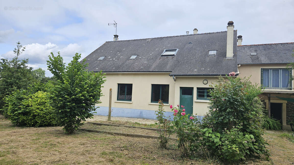 Maison à NOYAL-CHATILLON-SUR-SEICHE