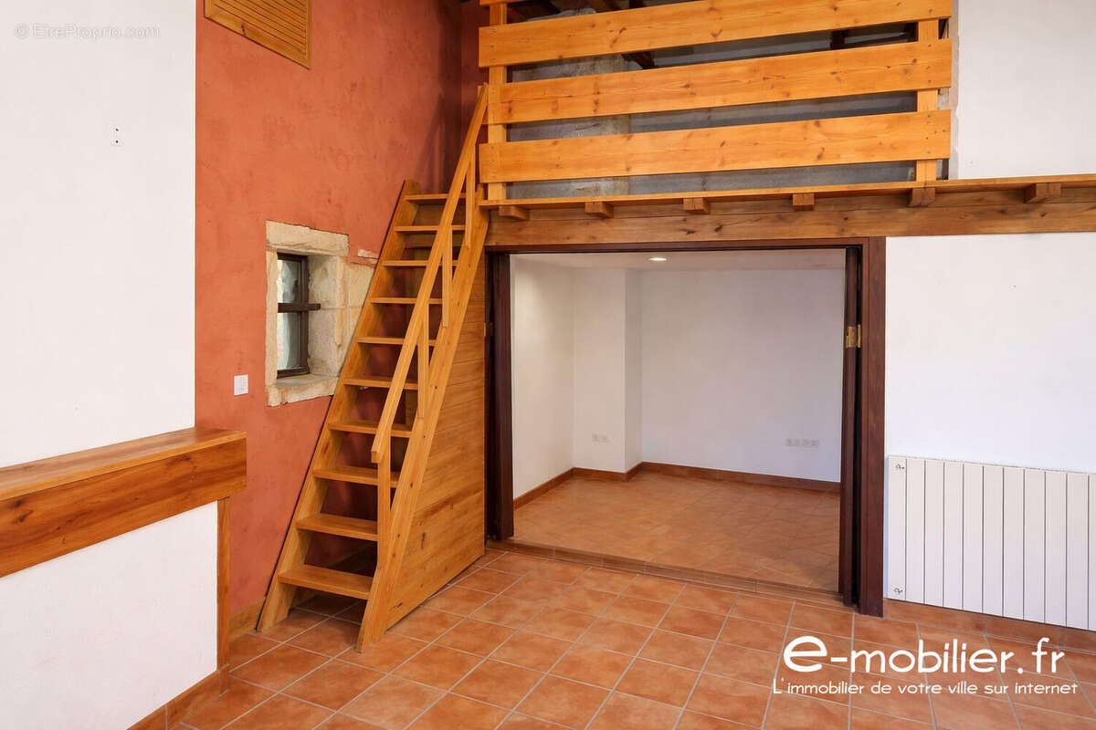 Appartement à CHARLIEU
