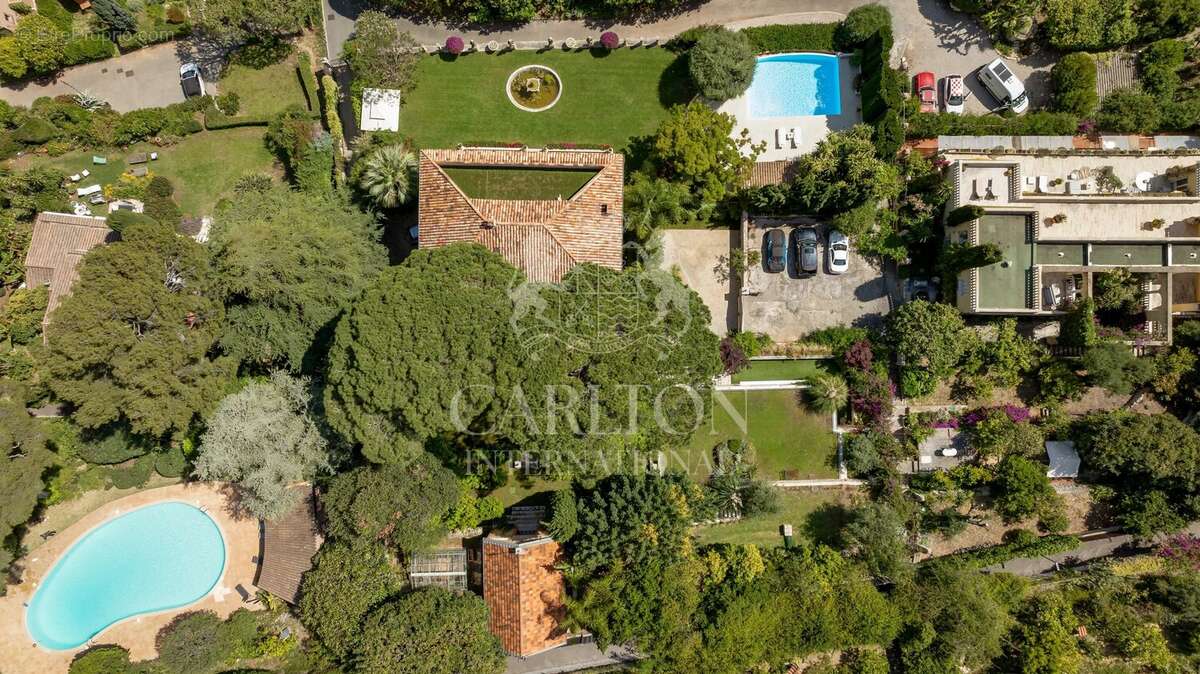 Maison à EZE