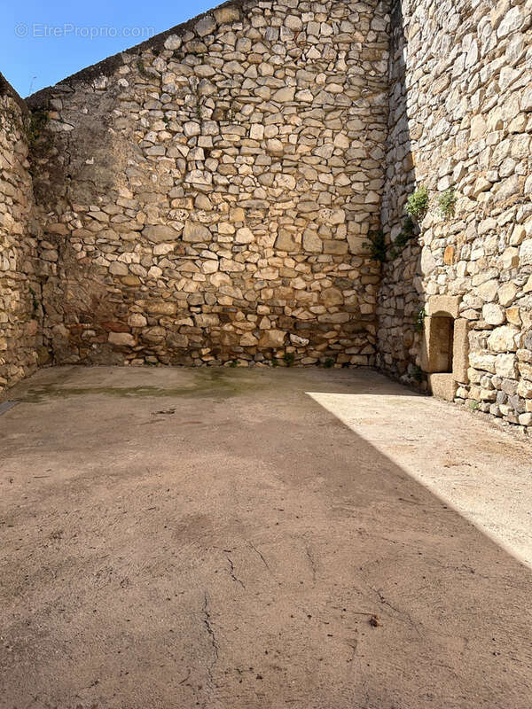 Maison de village, 1 cour et 2 terrasses - photo 6