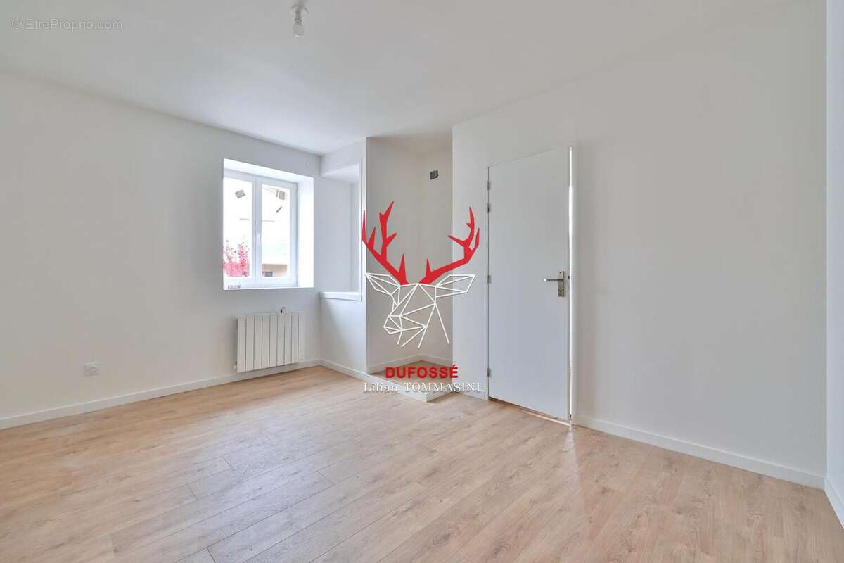 Photo 8 - Appartement à LA TOUR-DE-SALVAGNY