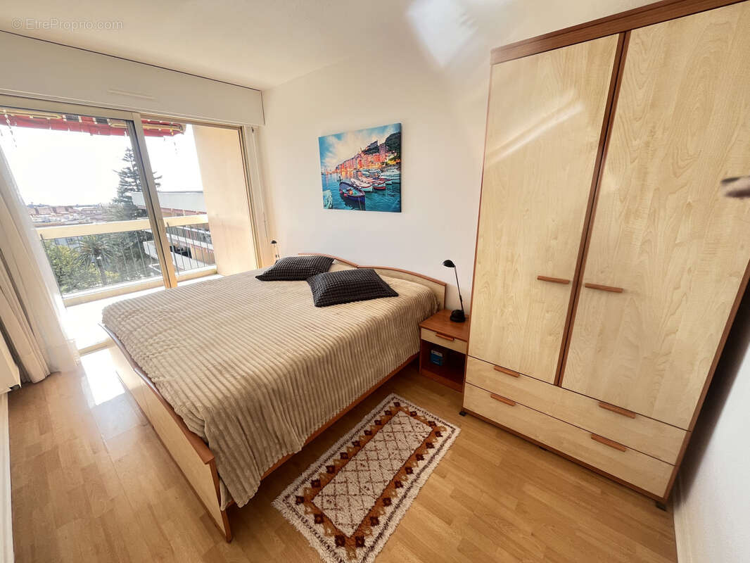 Appartement à VALLAURIS