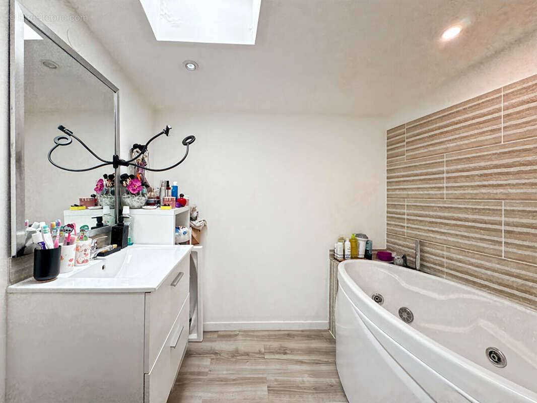 Maison à LA FALAISE