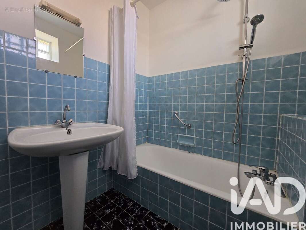 Maison 73 m² à Villeneuve-Les-Corbieres  - photo 8