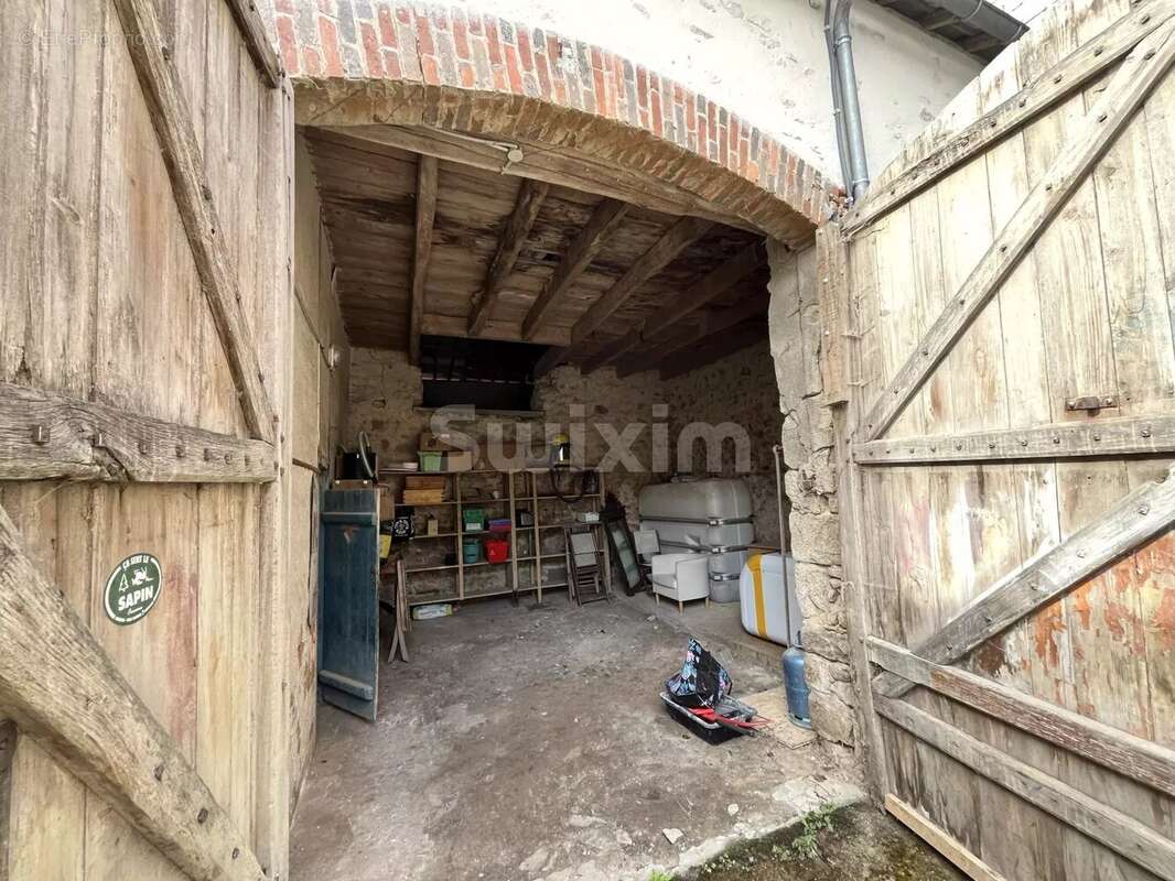 Maison à OUROUX-EN-MORVAN