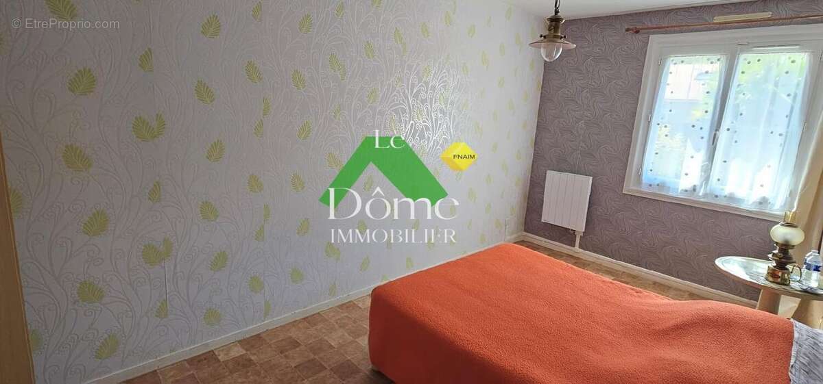 Maison à VALLANGOUJARD