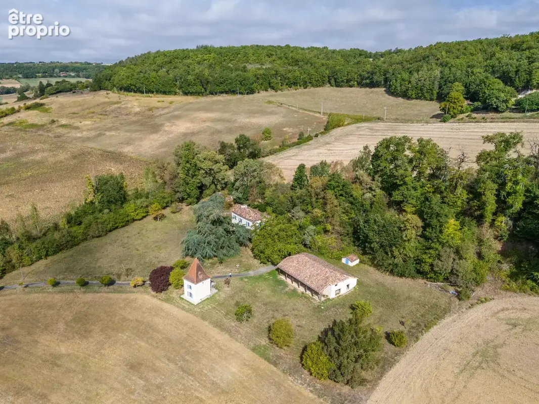 Maison de campagne avec pigeonnier attenant et dépendances - photo 13