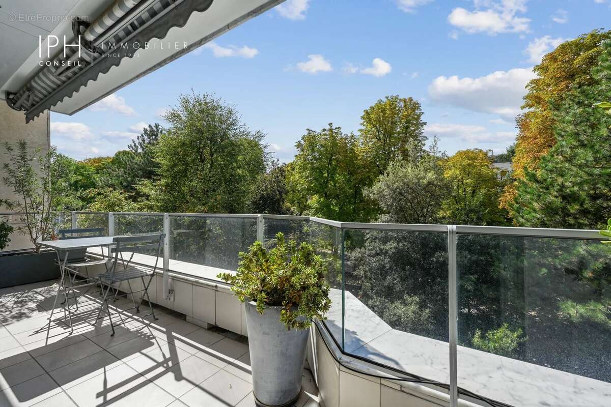 Appartement à NEUILLY-SUR-SEINE
