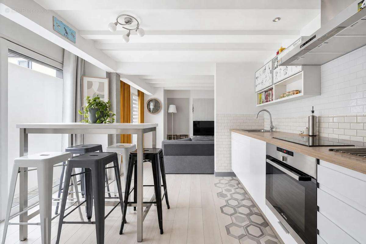 Appartement à CHARENTON-LE-PONT