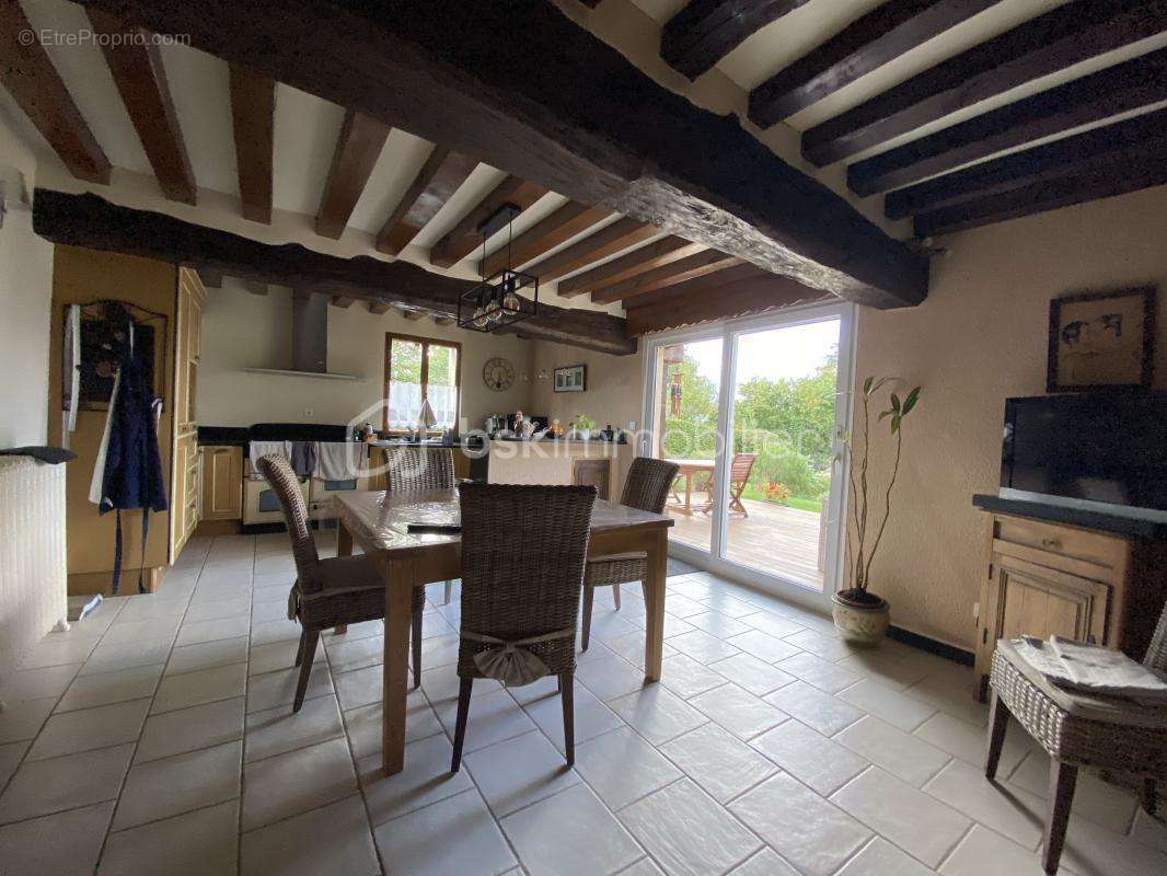 Maison à SAINT-OUEN-D'ATTEZ