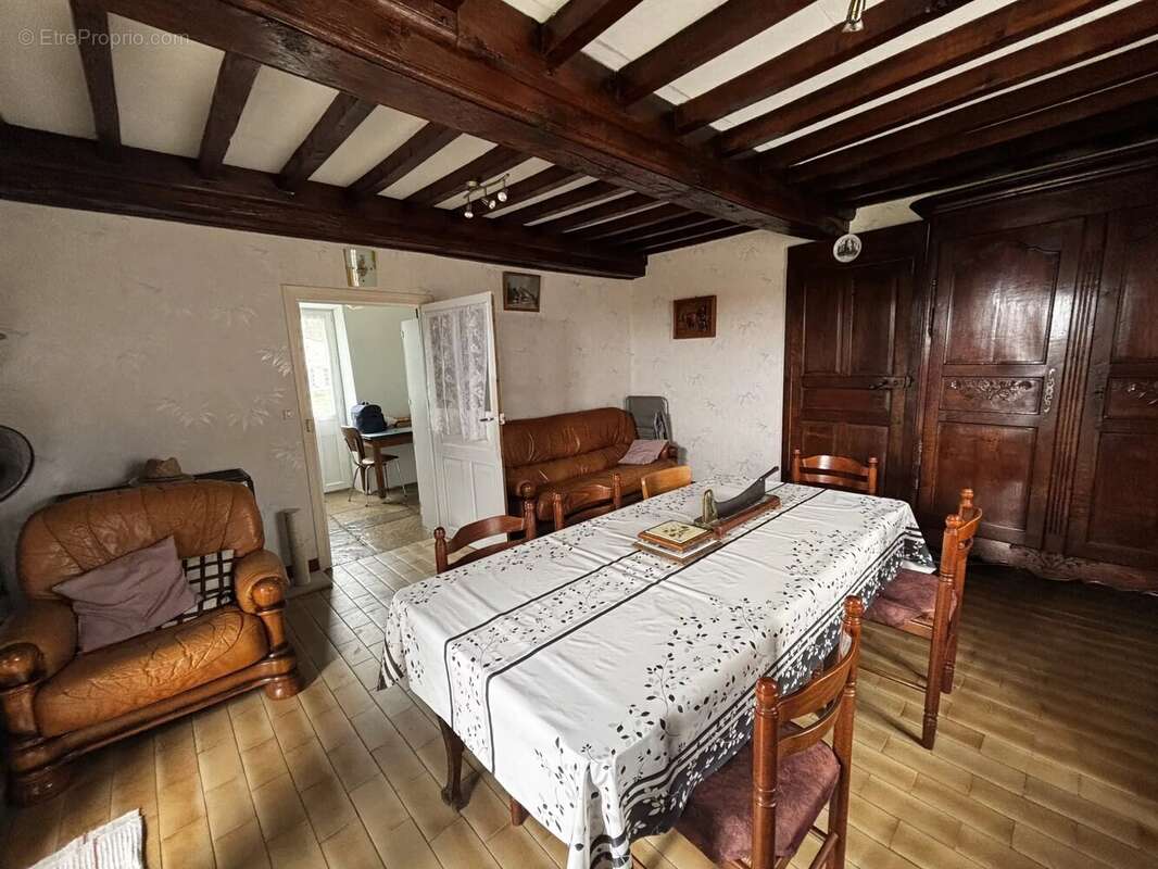 Maison à MONT-SAINT-JEAN