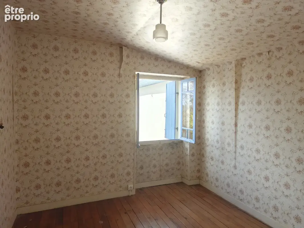 Maison en pierre avec dépendances - photo 12