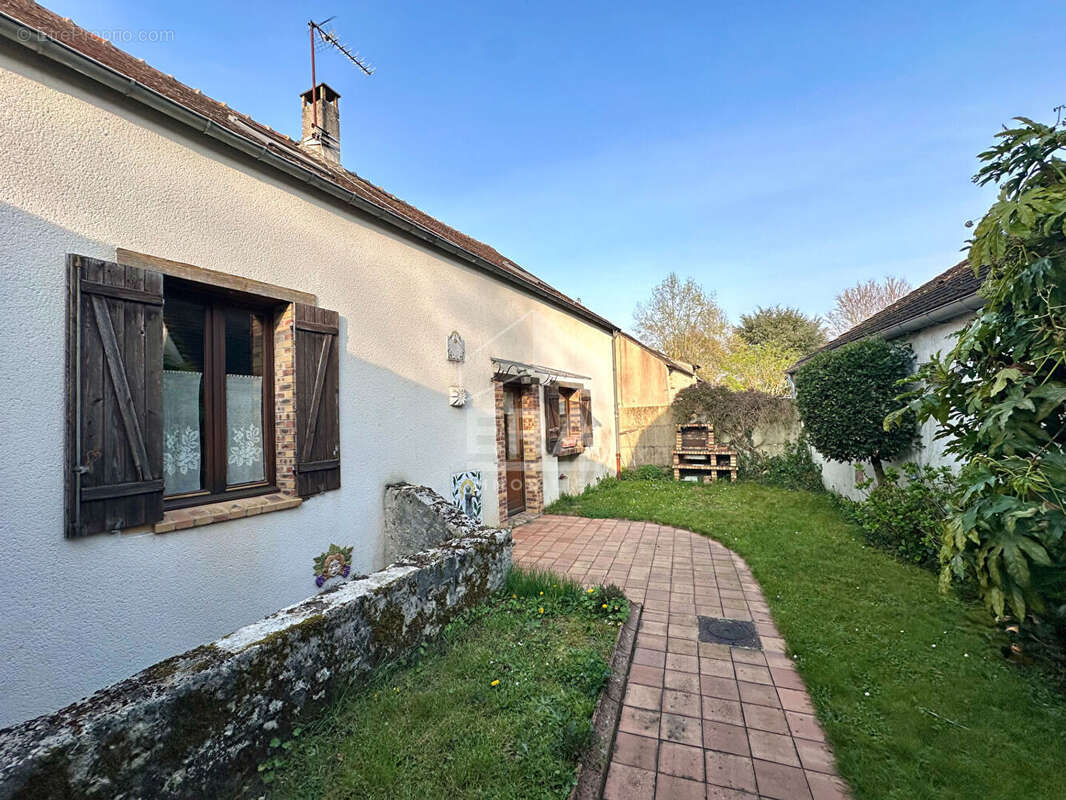Maison à POLIGNY
