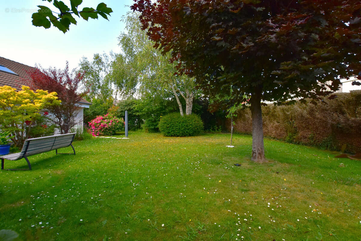 Maison à LES ESSARTS-LE-ROI