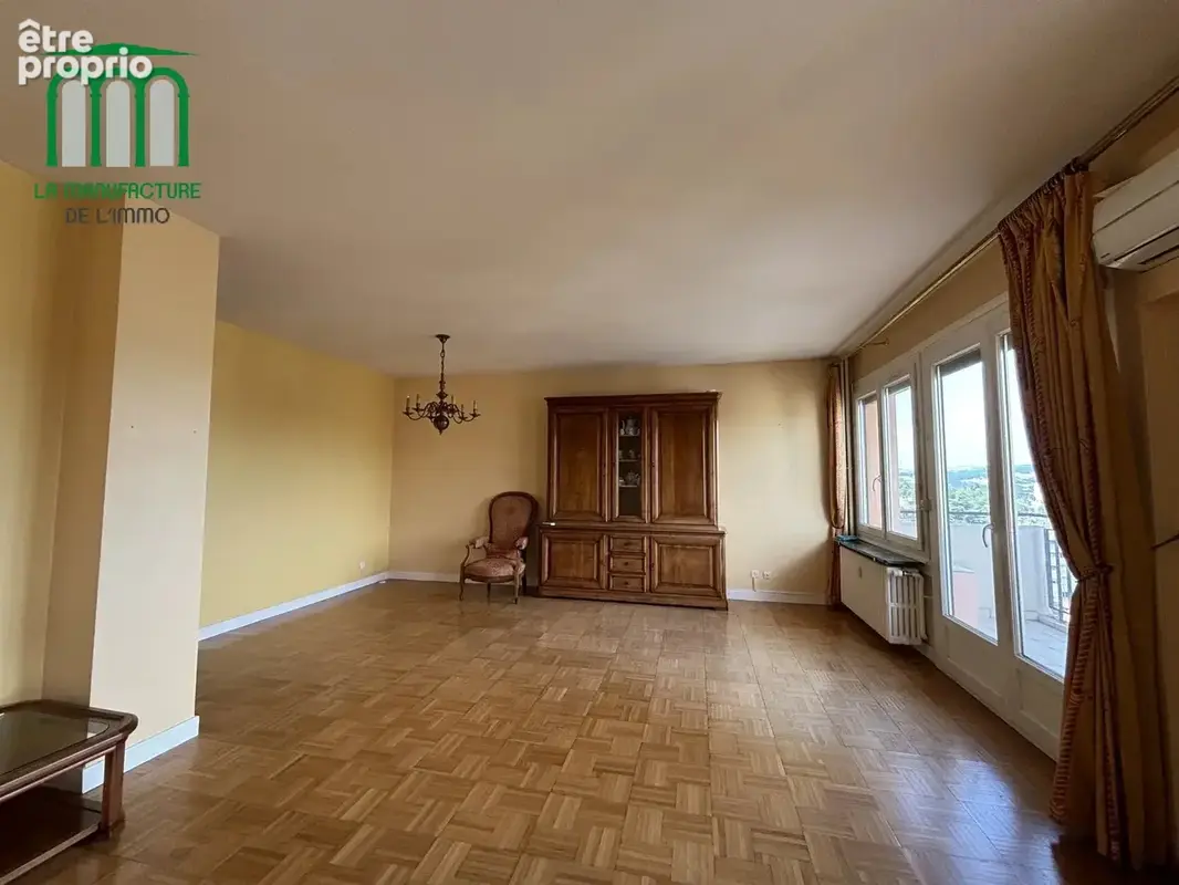 SAINT ETIENNE proche cour Fauriel - Appartement T4 avec cave et garage - photo 4