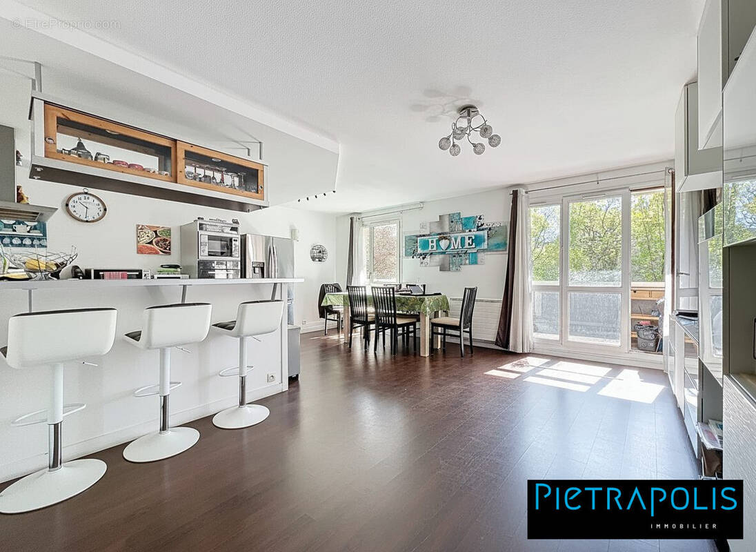 Appartement à SAINT-GENIS-LAVAL