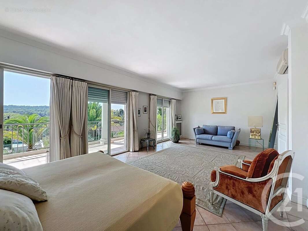 Maison à MOUGINS