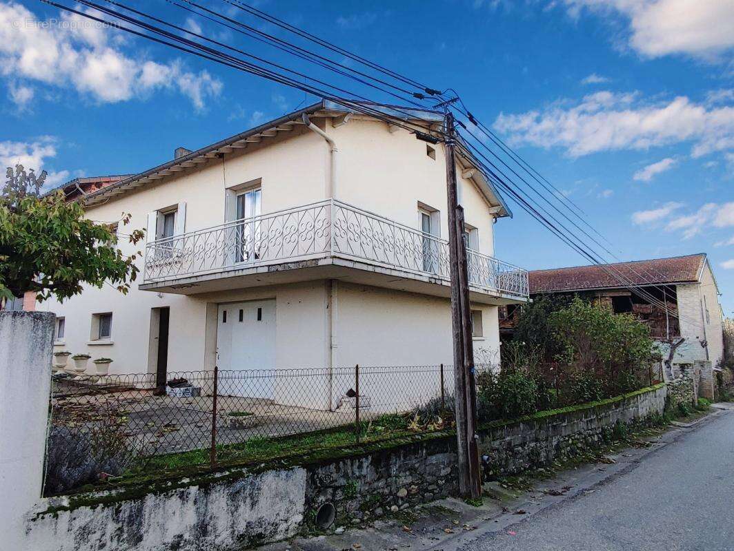 Maison à SAINT-AMADOU