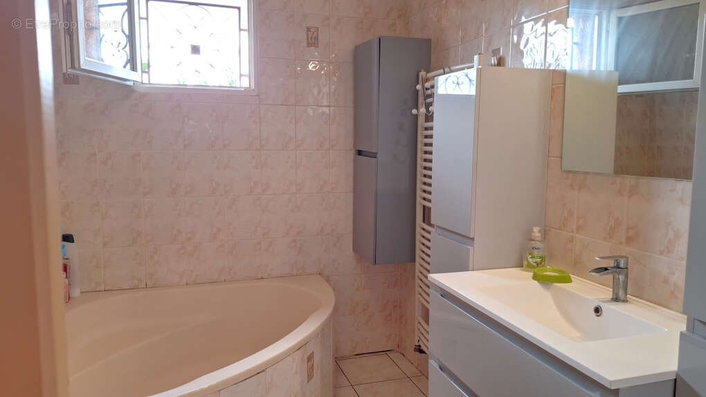 Maison à SAINT-GILLES