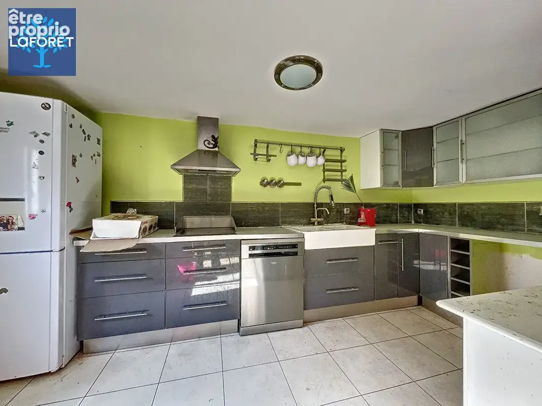 Surface de vente de 1240 m2 avec maison d'habitation à Menneval - photo 12