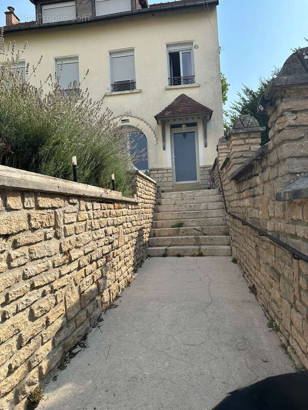 Maison familiale  de 250 m2 au centre du vignoble bourguignon a 10 min de chatillon sur seine (21) - photo 3
