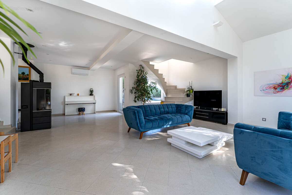 Maison à SAINT-GERMAIN-SUR-L&#039;ARBRESLE