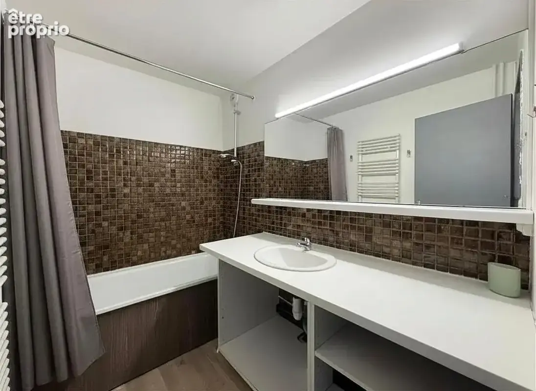 Appartement avec balcon - centre de station - photo 4
