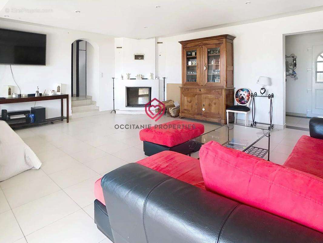 Elégante villa contemporaine avec piscine - photo 8