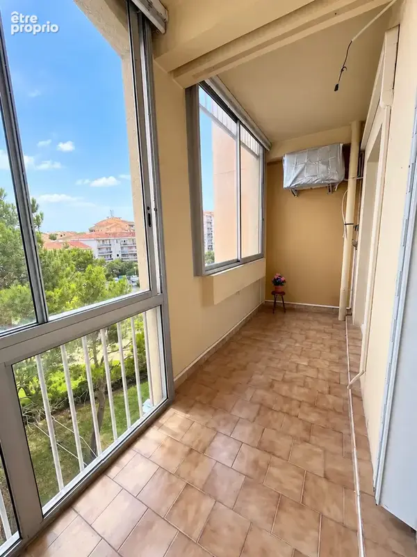 Aix en Provence, appartement T3/4 de 92m2 au 4ème étage avec ascenseur. Parking collectif, Climatisation. - photo 6