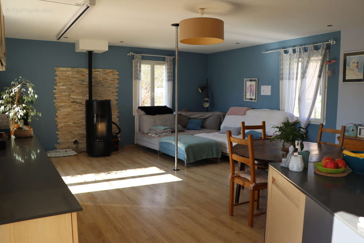 Maison à SAINT-SATURNIN-LES-APT