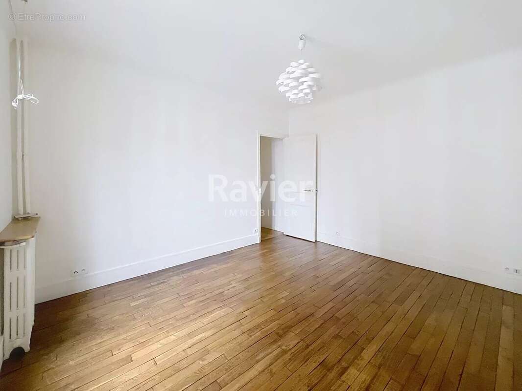 Appartement à PARIS-14E
