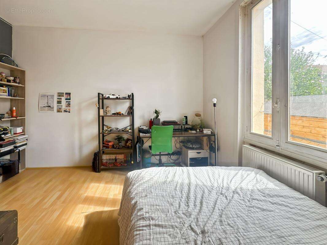 VALENCE - Maison 130m² sur 644m² de jardin avec piscine - photo 8