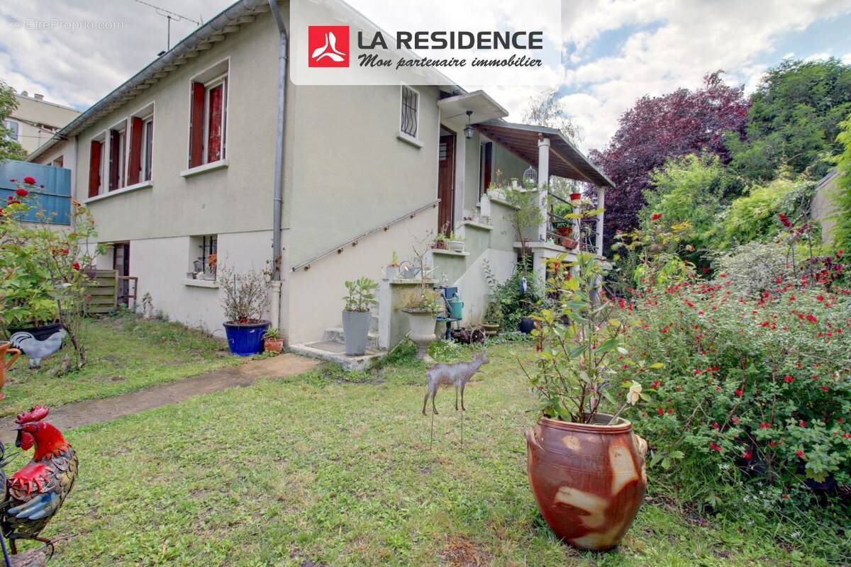 Maison à SARTROUVILLE