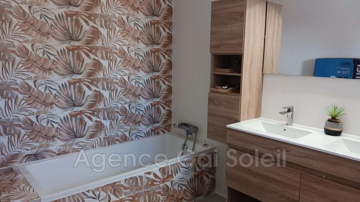 Maison à NISSAN-LEZ-ENSERUNE