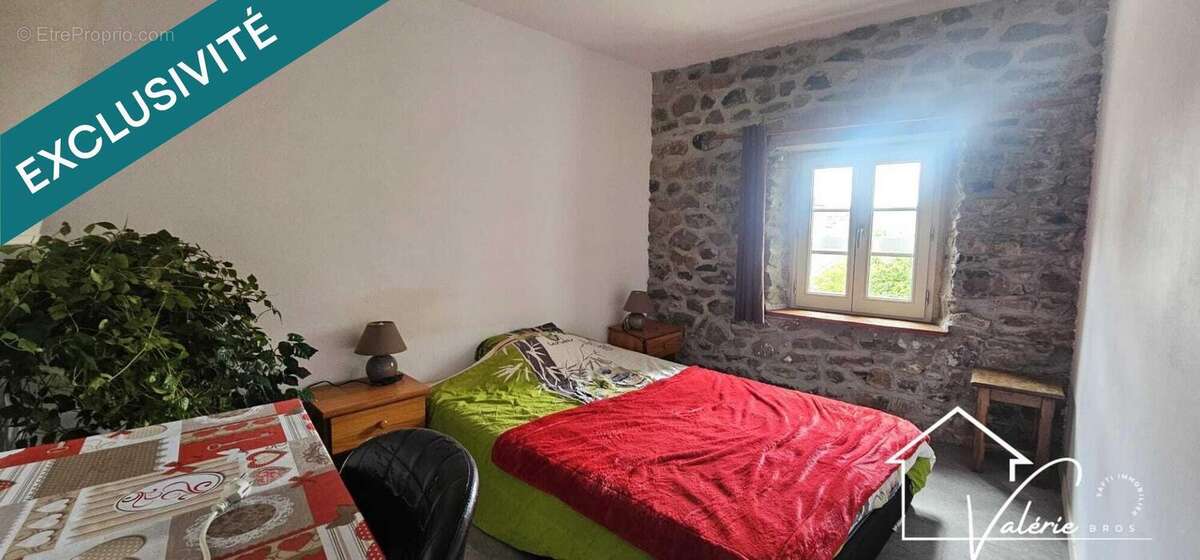 Maison 254 m² à Massiac  - photo 7