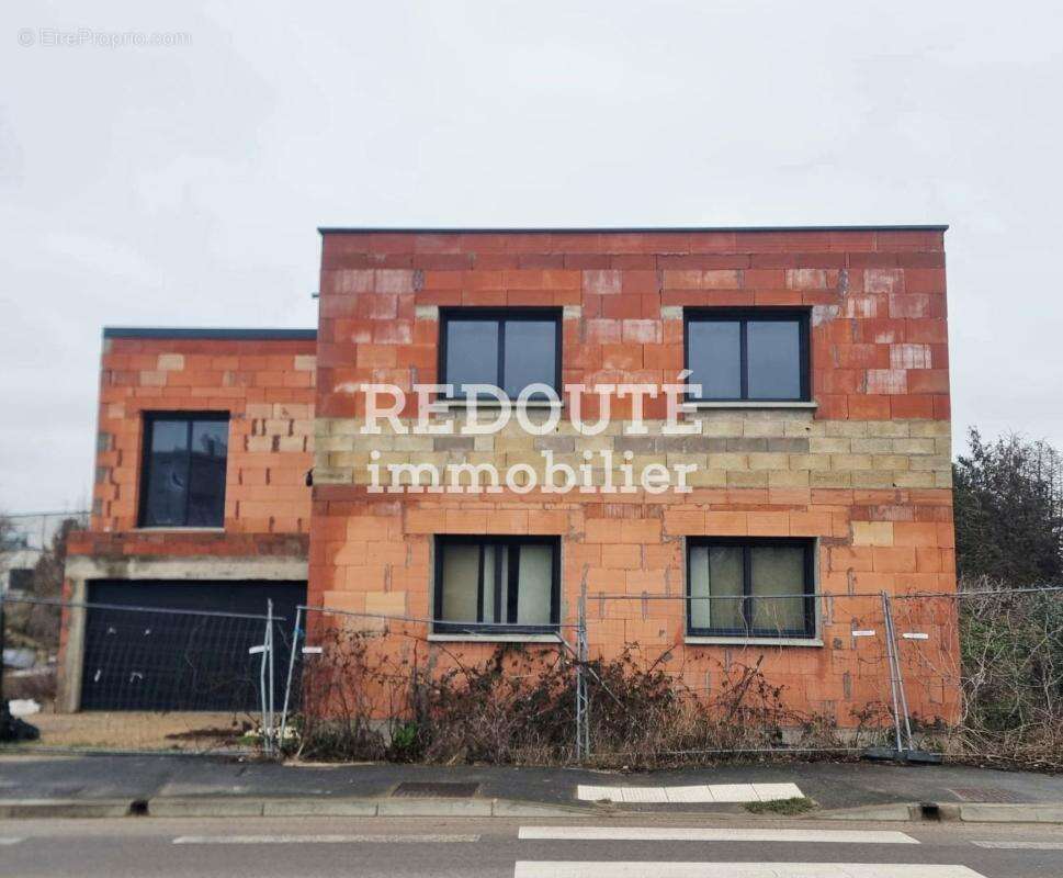 REIMS maison de 244 m² 6 chambres, garage, sous-sol, jardin - photo 3