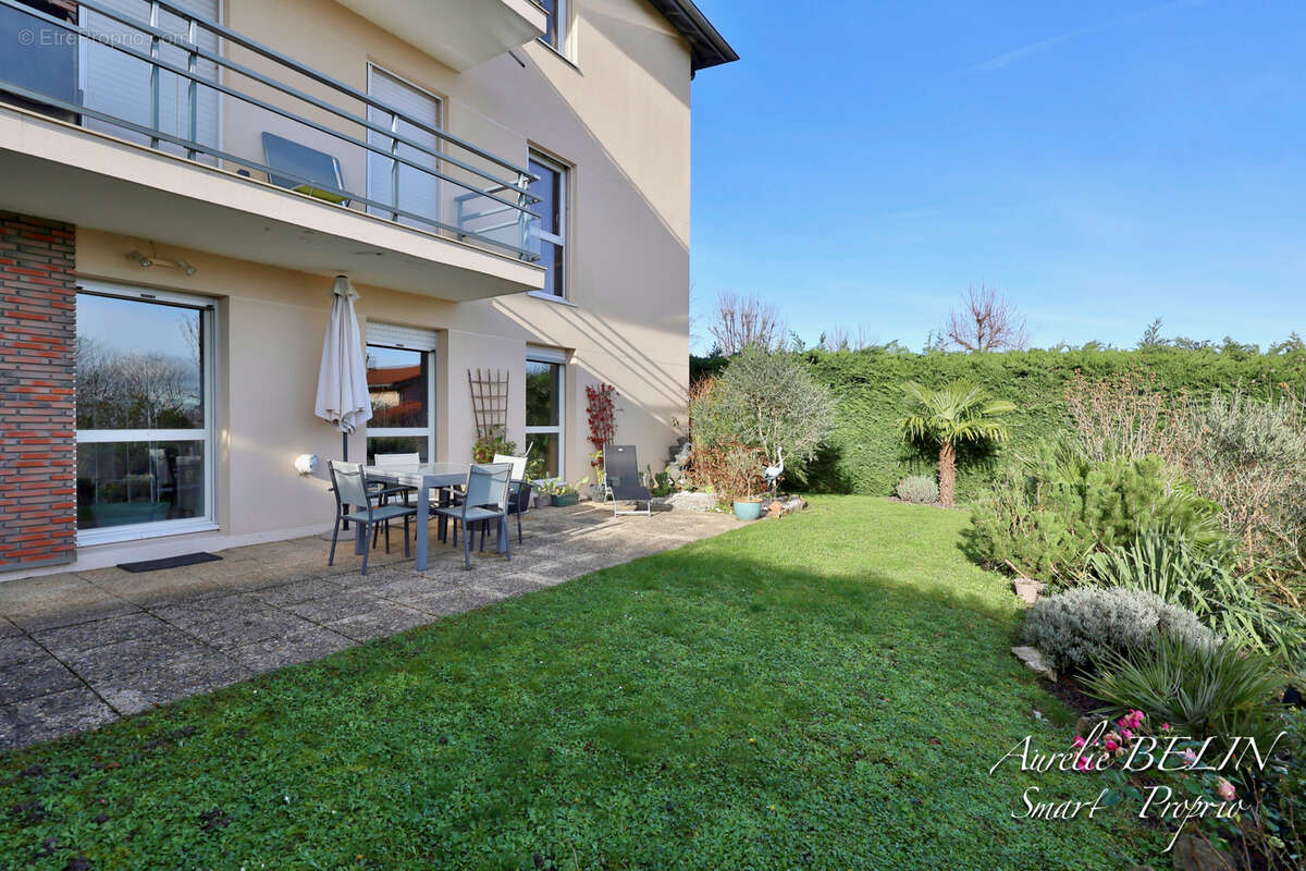 Appartement à SAINT-GENIS-LES-OLLIERES