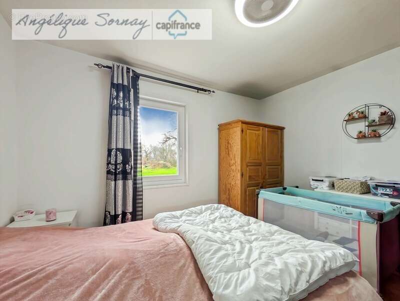 Maison à COMMENAILLES