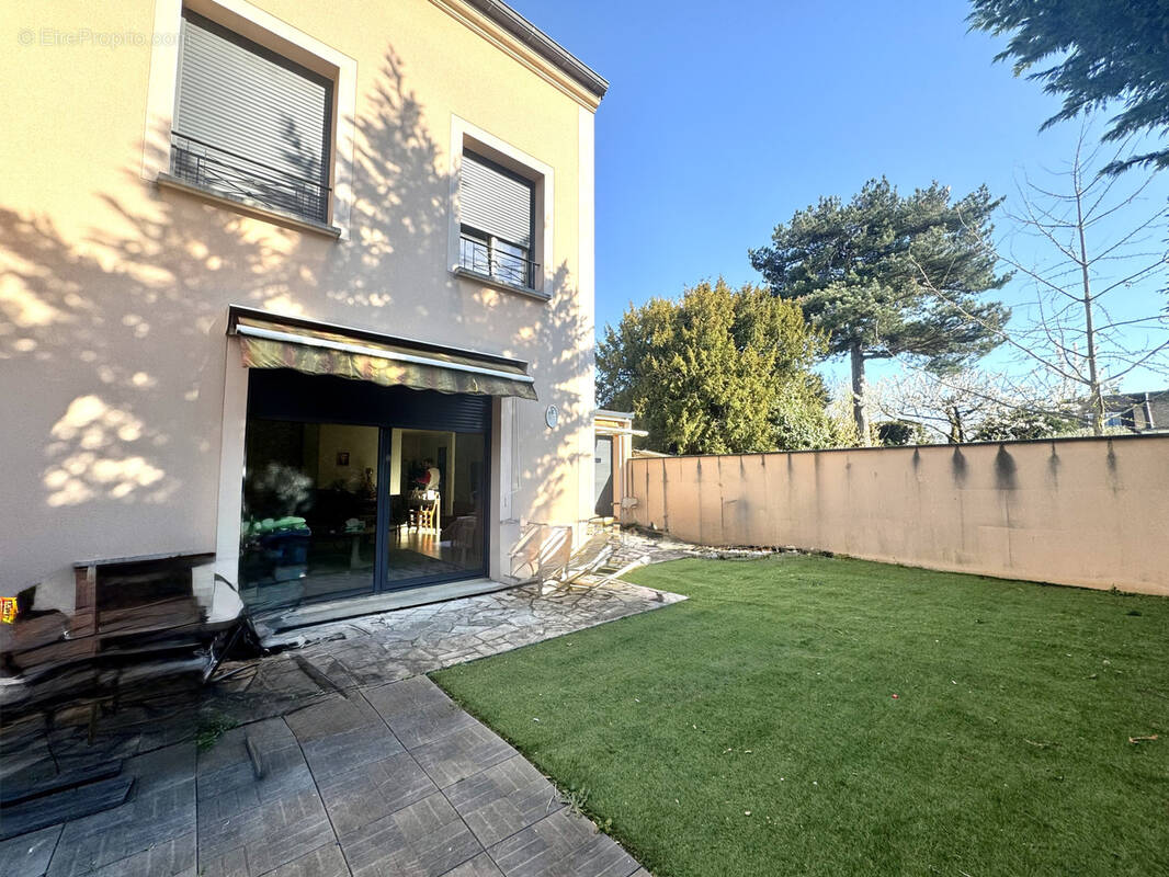 Appartement à LE PERREUX-SUR-MARNE