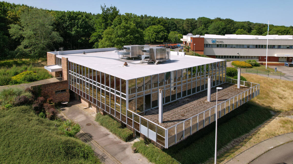 Commerce à VAL-DE-REUIL