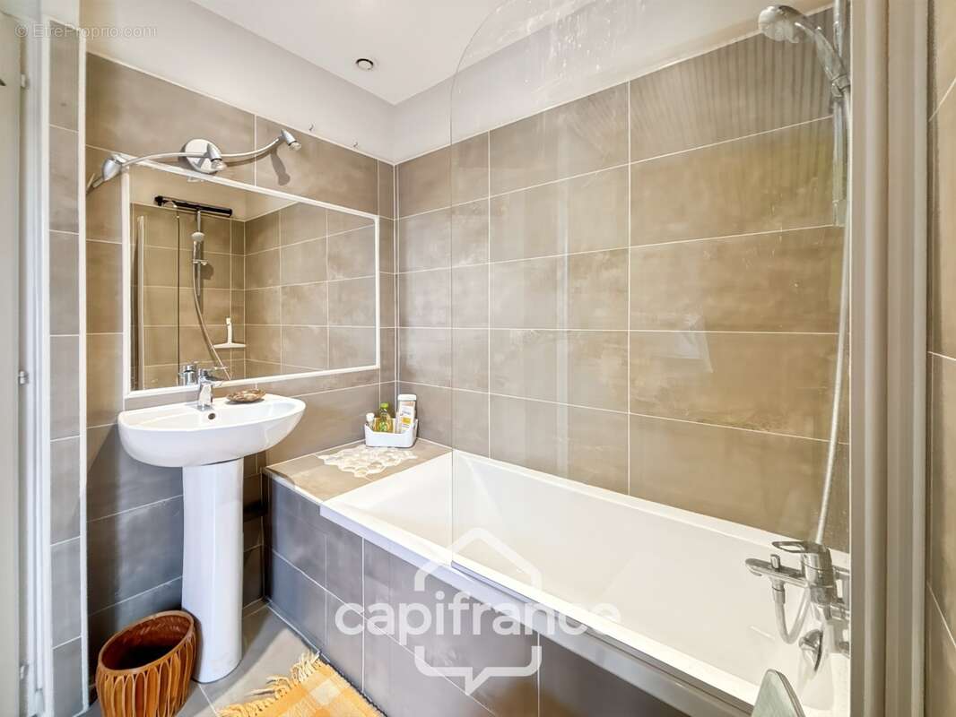 Bordeaux / Quartier St Michel - Apt spacieux et au calme / Duplex - Jardin partagé - local velo - photo 8