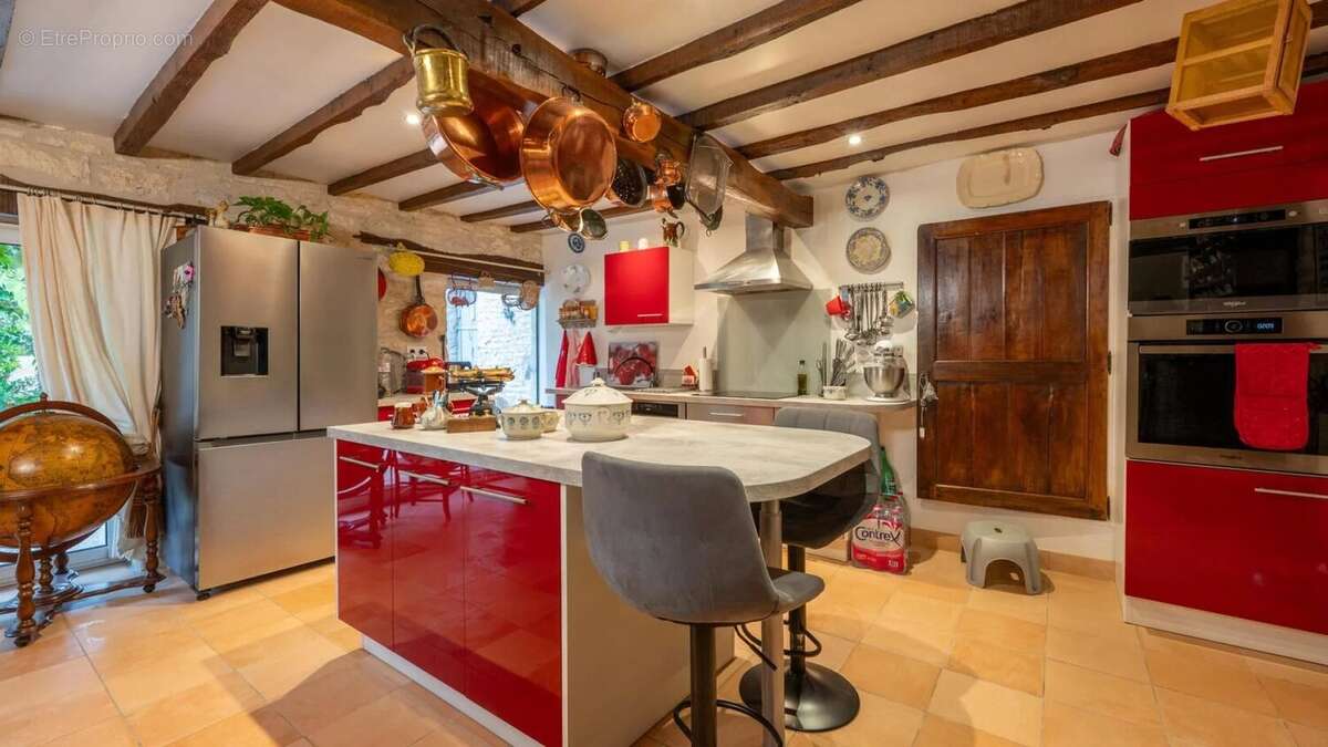 Secteur CARLUX, sur les hauteurs, Longère composée d'une maison, - photo 10