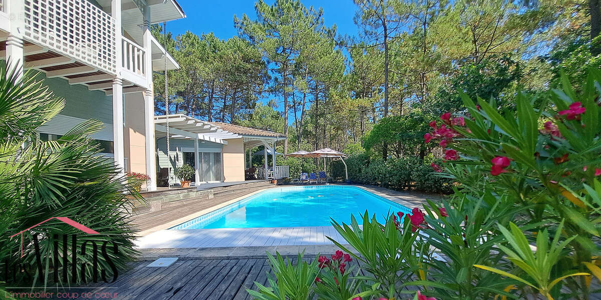 Maison à LACANAU